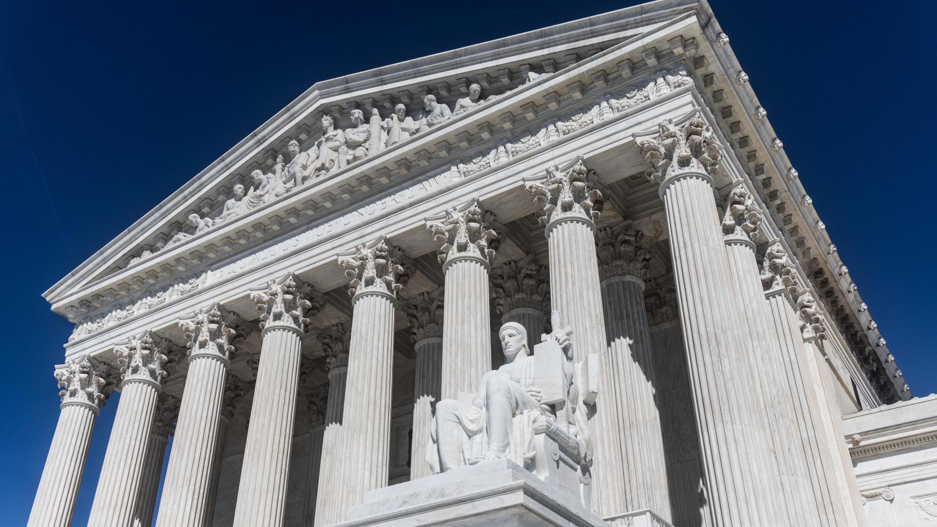 Front of the US Supreme Court building